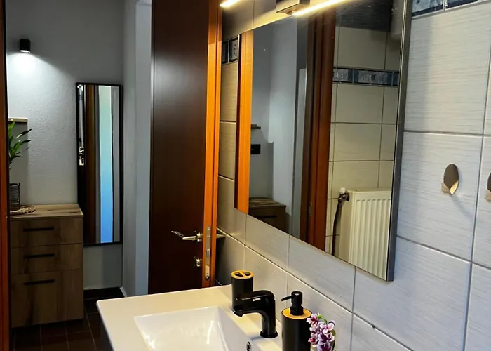 Del Vino * Mikros Prinos